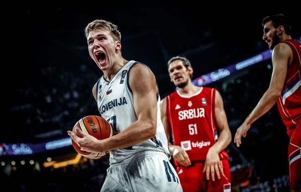 Eslovenia gana su primer Eurobasket frente a Serbia con exhibición de Dragic
