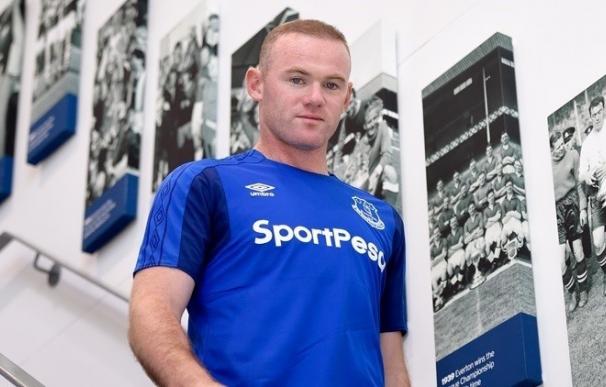 Rooney se disculpa ante su "imperdonable falta de juicio" mientras conducía ebrio