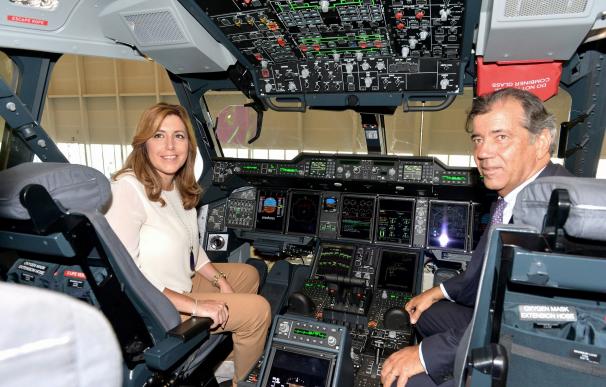 Susana Díaz garantiza que cooperará con Airbus para que los cambios de producción no afecten a la plantilla
