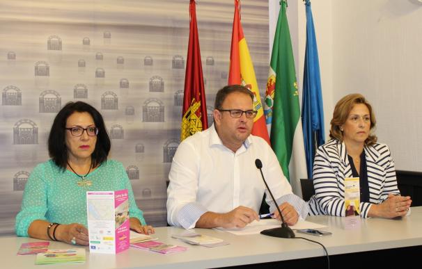El Ayuntamiento de Mérida colaborará para acercar información a quienes no conocen el Centro Regional de Párkinson