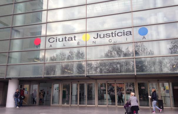 La Generalitat aportará 40 funcionarios de refuerzo para recuperar el calendario procesal en la Ciudad de la Justicia
