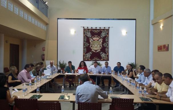 Esther Gil y los delegados territoriales abordan con alcaldes de la comarca de La Vega iniciativas de la Junta