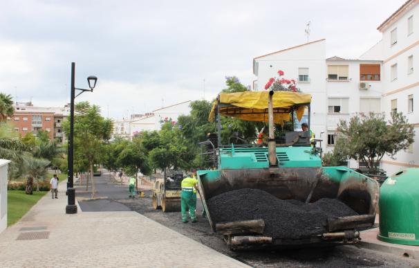 El Ayuntamiento de Estepona actuará en una veintena de calles con un nuevo plan de asfaltado