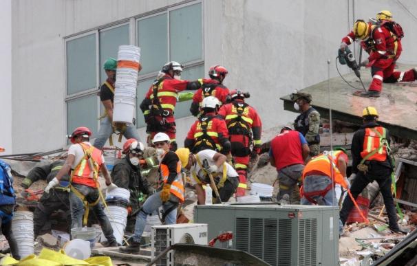 La UME detecta varios cuerpos en un edificio afectado por el terremoto en Ciudad de México y trabaja en su recuperación