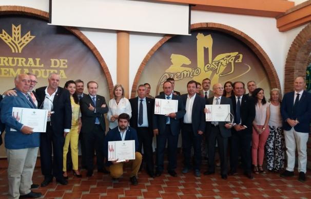 Industrias Cárnicas Villar y Privilegio de Romale, Premios Espiga al Jamón y al Cava de Caja Rural de Extremadura