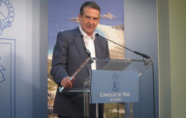 El portavoz de los alcaldes, a Puigdemont: "Con Franco se votaba y eso era fascismo puro y duro"