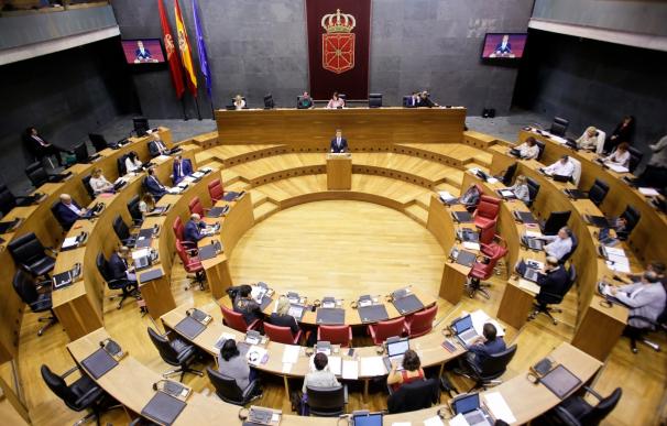 El Parlamento de Navarra rechaza posicionarse contra el "desafío secesionista" en Cataluña