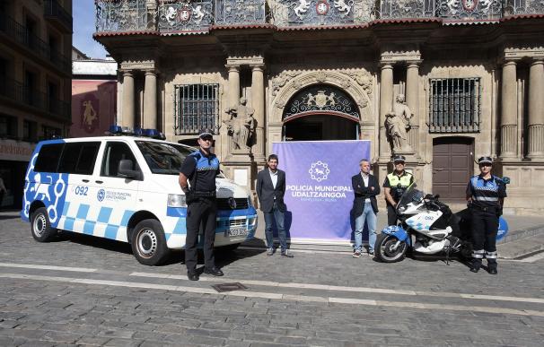 La Policía Municipal de Pamplona estrena nueva imagen pasando al color azul