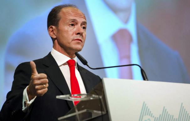 Aboukhair irrumpe en Popular para cerrar la fusión con Santander España