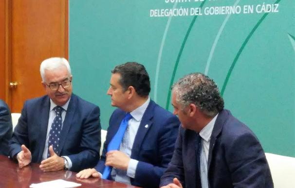 Sanz y Jiménez Barrios destacan el "diálogo y coordinación" entre Junta y Gobierno para Las Aletas