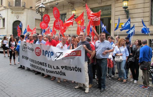 Los sindicatos de la cárcel de Palma exigen la dimisión de la directora y denuncian el aumento de agresiones al personal