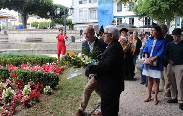 Tellado reivindica ante el busto de Fraga en Vilalba que, para el PPdeG, "Galicia es la respuesta a todas las preguntas"