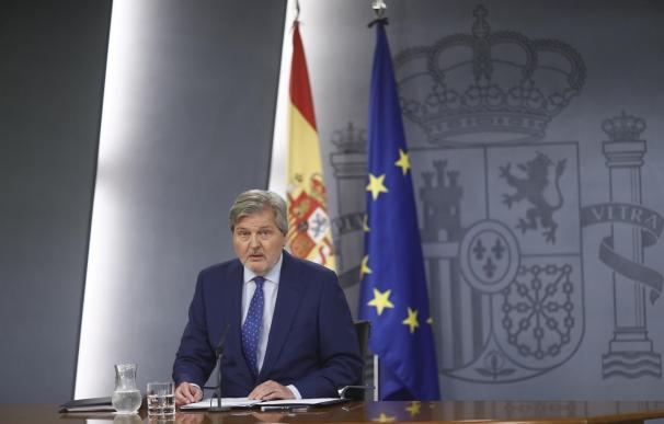Méndez de Vigo afirma que el Gobierno sigue "con atención" la posible entrada en liza de ACS por Abertis