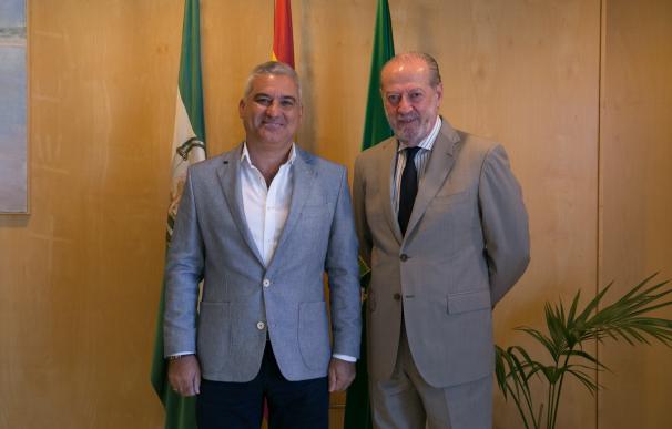 Villalobos y el nuevo alcalde de Villanueva del Río debaten sobre los recursos turísticos del municipio