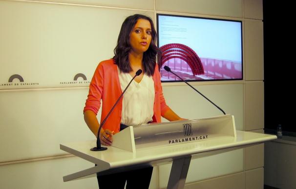 Arrimadas anuncia una moción de censura con el compromiso de "convocar elecciones"