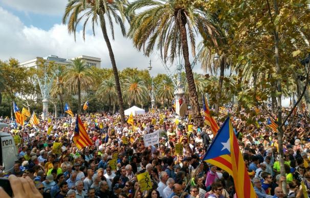 Domènech (CatComú) a Rajoy: "No va a sobrevivir a la fuerza del pueblo"