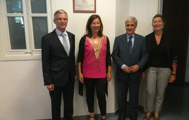 Armengol destaca la "gran profesionalidad" de los veterinarios de Baleares en la presentación de la nueva sede del Covib