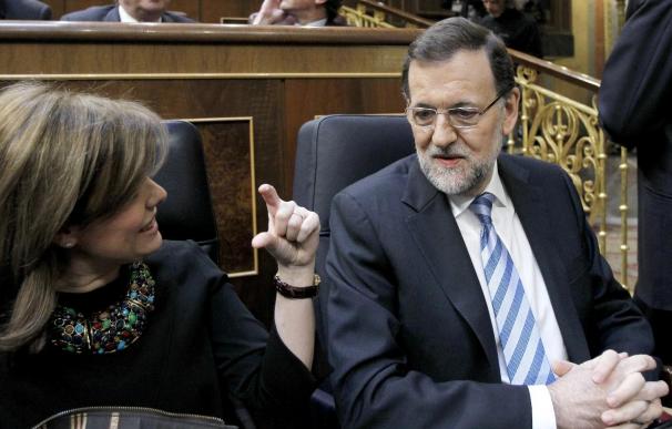 Rajoy avisa a Mas que "peleará" por los catalanes y no permitirá la consulta