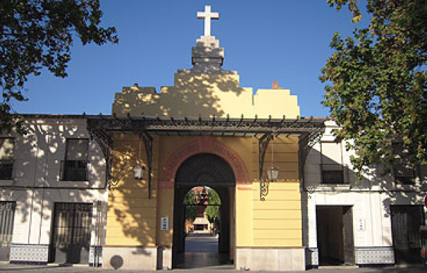 Entrada al cementerio general de la ciudad de Valencia