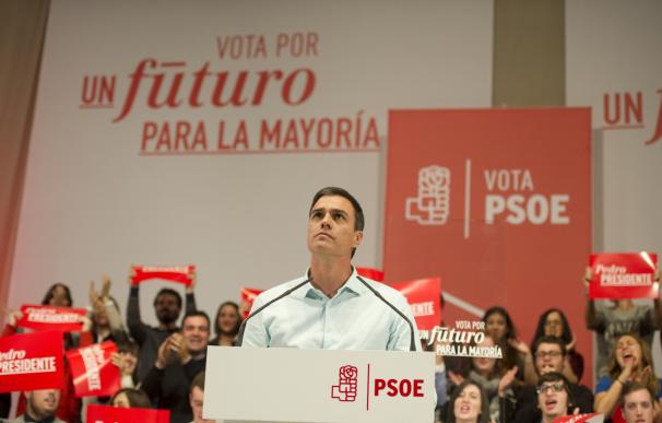 Pedro Sánchez dice que Podemos y C's han "renunciado" a ganar al PP y por eso "están en dañar" al PSOE