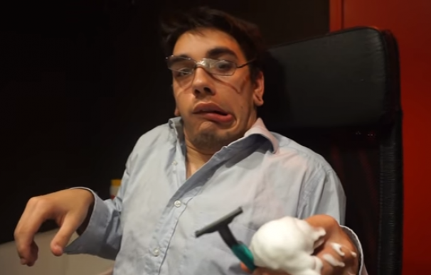 Una escena del polémico vídeo del youtuber JoaquinPutoAmo sobre Stephen Hawking