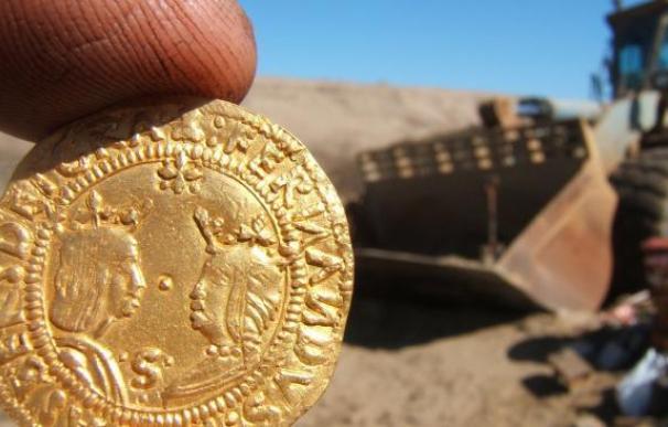 El drenado de una laguna artificial posibilitó el espectacular hallazgo de este tesoro de oro español y portugués en Namibia.