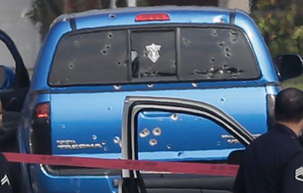 La camioneta de dos mujeres inocentes recibió 102 balazos provenientes de la policía
