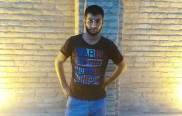 Sina Dehghan, de 19 años, fue engañado vilmente por las autoridades iraníes, que le han condenado a muerte por insultar al Islam.