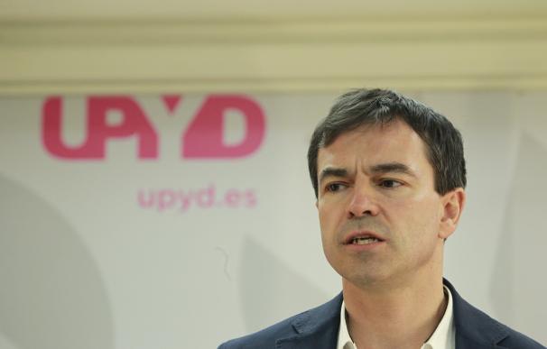 El candidato de UPyD el 20D, Andrés Herzog, se da de alta en el paro como demandante de empleo