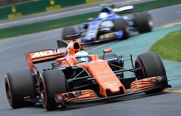 Alonso logra una meritoria 13ª plaza, Sainz saldrá 8º con Hamilton en la 'pole'