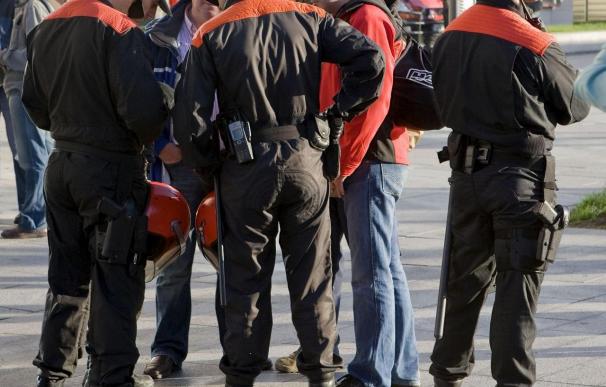 Detenidos 4 jóvenes acusados de provocar un accidente tras tumbar dos señales en Navarra