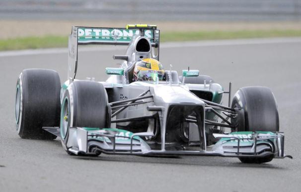 Hamilton lidera la primera sesión de entrenamientos en Singapur