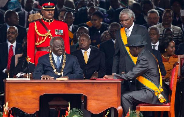 Kenia promulga su nueva Constitución en una multitudinaria ceremonia en Nairobi
