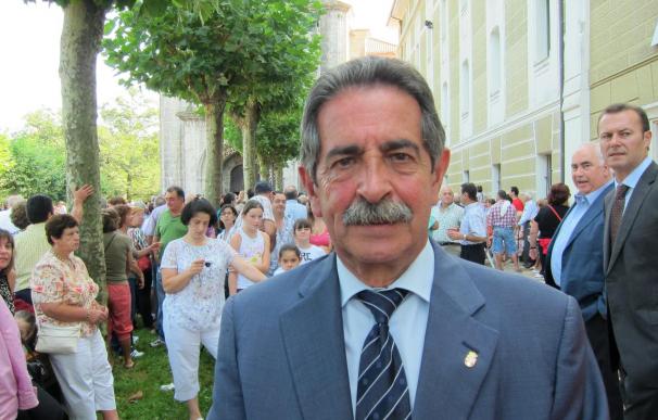 Miguel Ángel Revilla, ex presidente de Cantabria, fue por doce años director de una sucursal bancaria