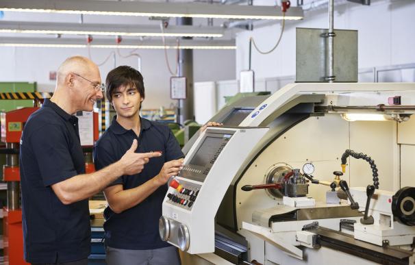 Bosch abre una convocatoria de 50 puestos de formación profesional dual para jóvenes de España en Alemania