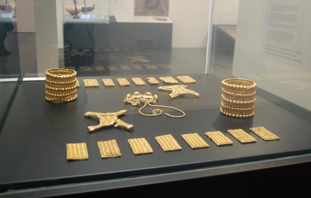 El Ayuntamiento aprueba ceder temporalmente dos piezas del Carambolo al Museo Arqueológico Nacional