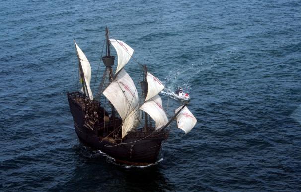 La 'Nao Victoria', réplica del barco que dio la primera vuelta al mundo, llega a Getxo (Bizkaia)