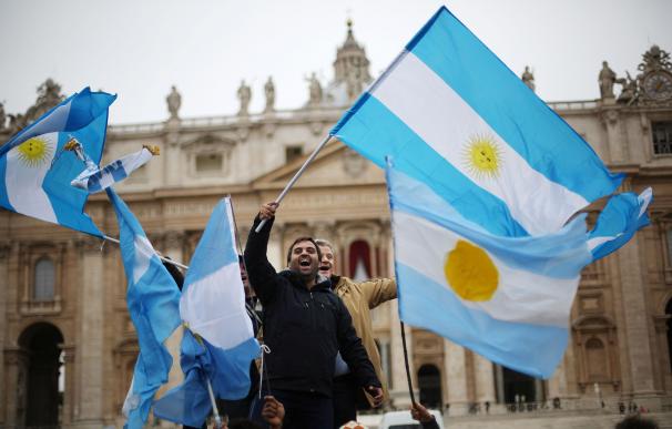 Carta a los argentinos pidiéndoles limosna en vez de viajes al Vaticano