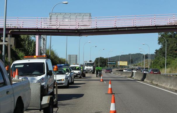Reabren al tráfico el carril cortado de la AP-9 en Vigo por obras en pasarela