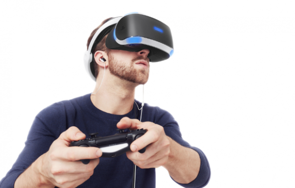 Sony lanza en Japón y EEUU su nuevo casco de realidad virtual PlayStation VR