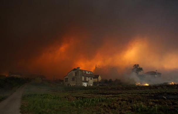 Imagen de uno de los incendios en Galicia