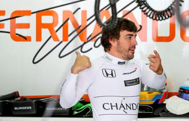 Fernando Alonso, con los colores de McLaren.