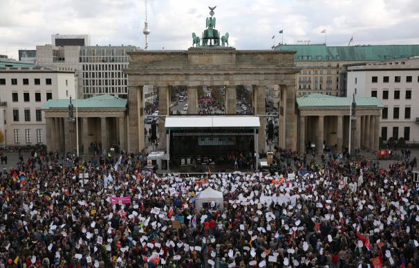 Manifestación contra AfD en las puertas de Brandenburgo