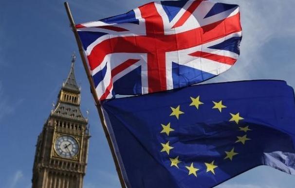 Moody's rebaja la nota de Reino Unido por la incertidumbre sobre el Brexit