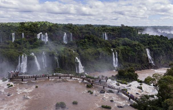 Fotografía del Mirador de la Garganta del Diablo en las cataratas del Iguazú (Argentina).