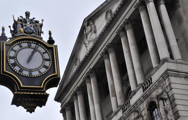 El Banco de Inglaterra mantiene los tipos en el mínimo histórico del 0,5 por ciento