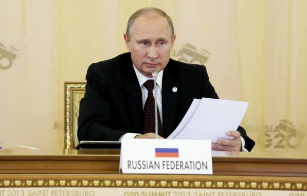 Putin opina que la propuesta rusa sólo servirá si EEUU renuncia a atacar a Siria