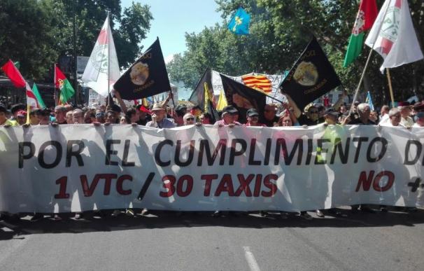Los taxistas preparan un paro masivo por temor a que las VTC inunden el mercado