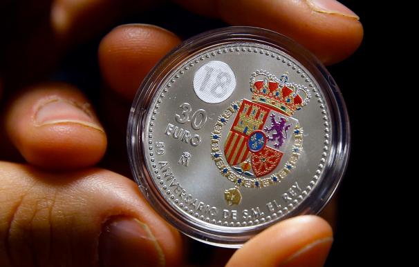 Así es la moneda con escudo a color que conmemora el 50 aniversario de Felipe VI