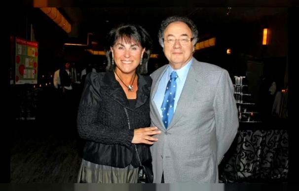 El fundador de la farmacéutica canadiense Apotex, Barry Sherman, y su esposa, Honey Sherman (Imagen: Euronews)